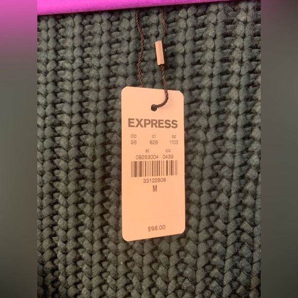 Green collared sweater. Size medium. NWTs. - Picture 3 of 6